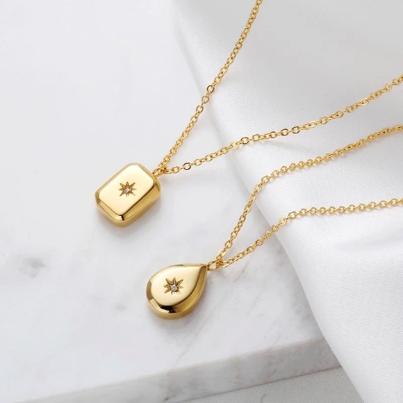 Jewelry - Star pendant rectangle necklace 18k gold plated